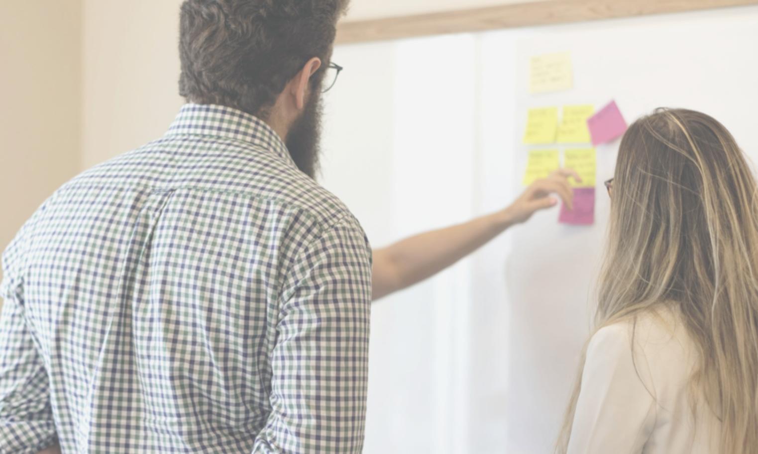 Salle de formation lomarisea avec étudiants en analyse financière